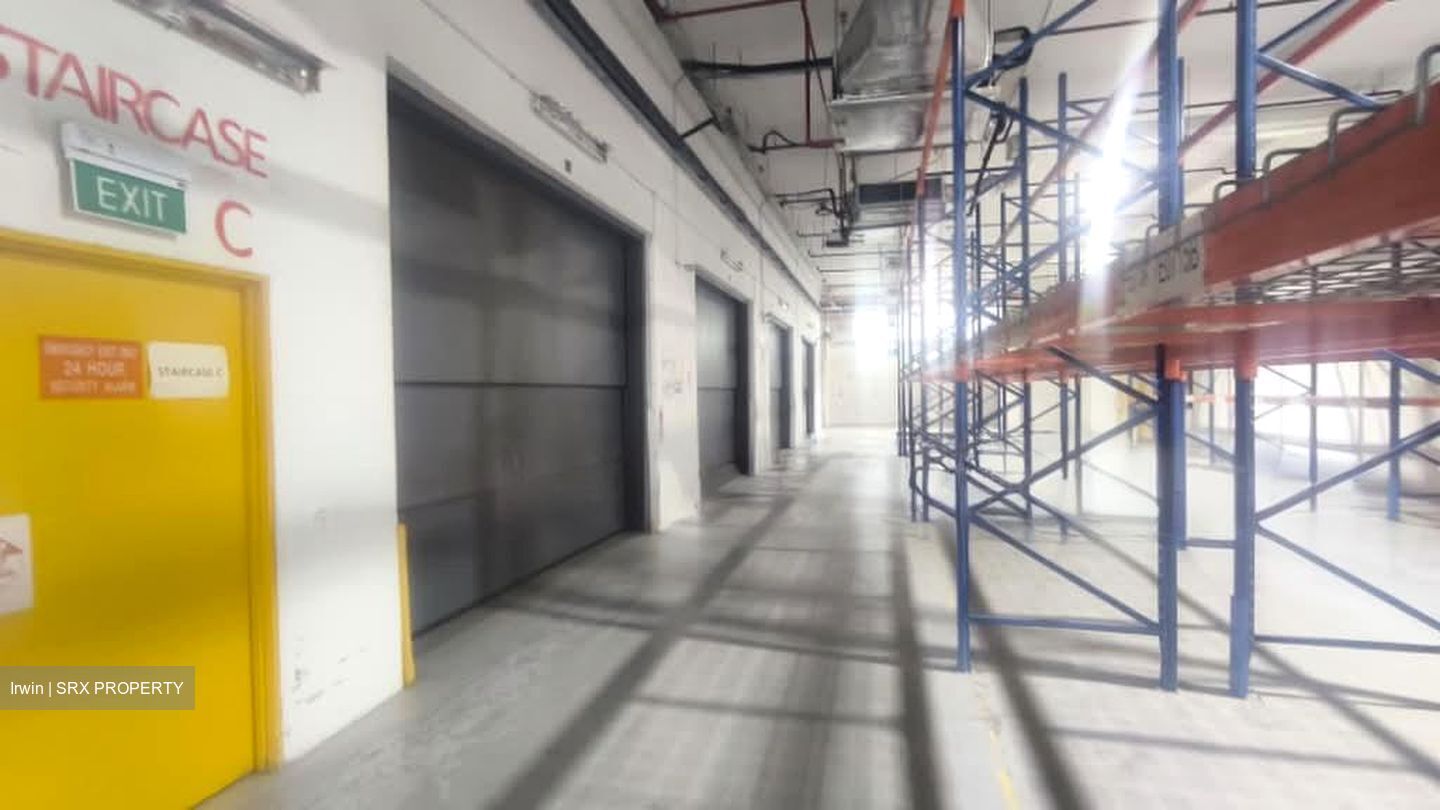 Toh Guan Road (D22), Warehouse #576601281
